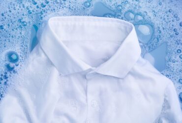cara mencuci baju putih